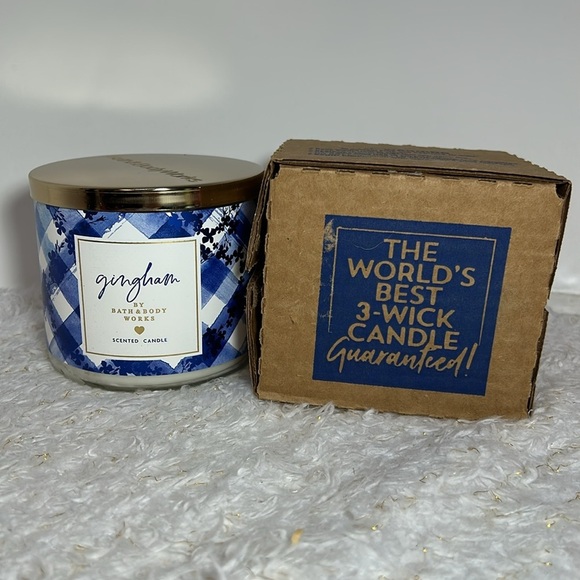 Bath & Body Works Gingham Candle - Blue and White - Picture 4 of 4